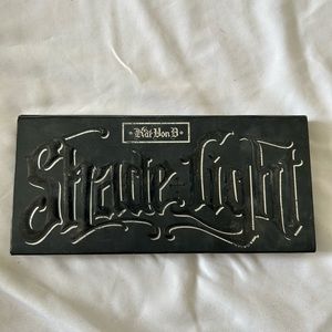 KVD shade light palette.